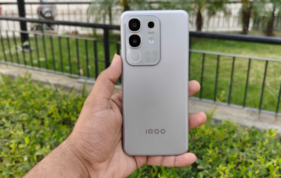 iQOO Z10x Review: A Budget Powerhouse Under ₹15,000